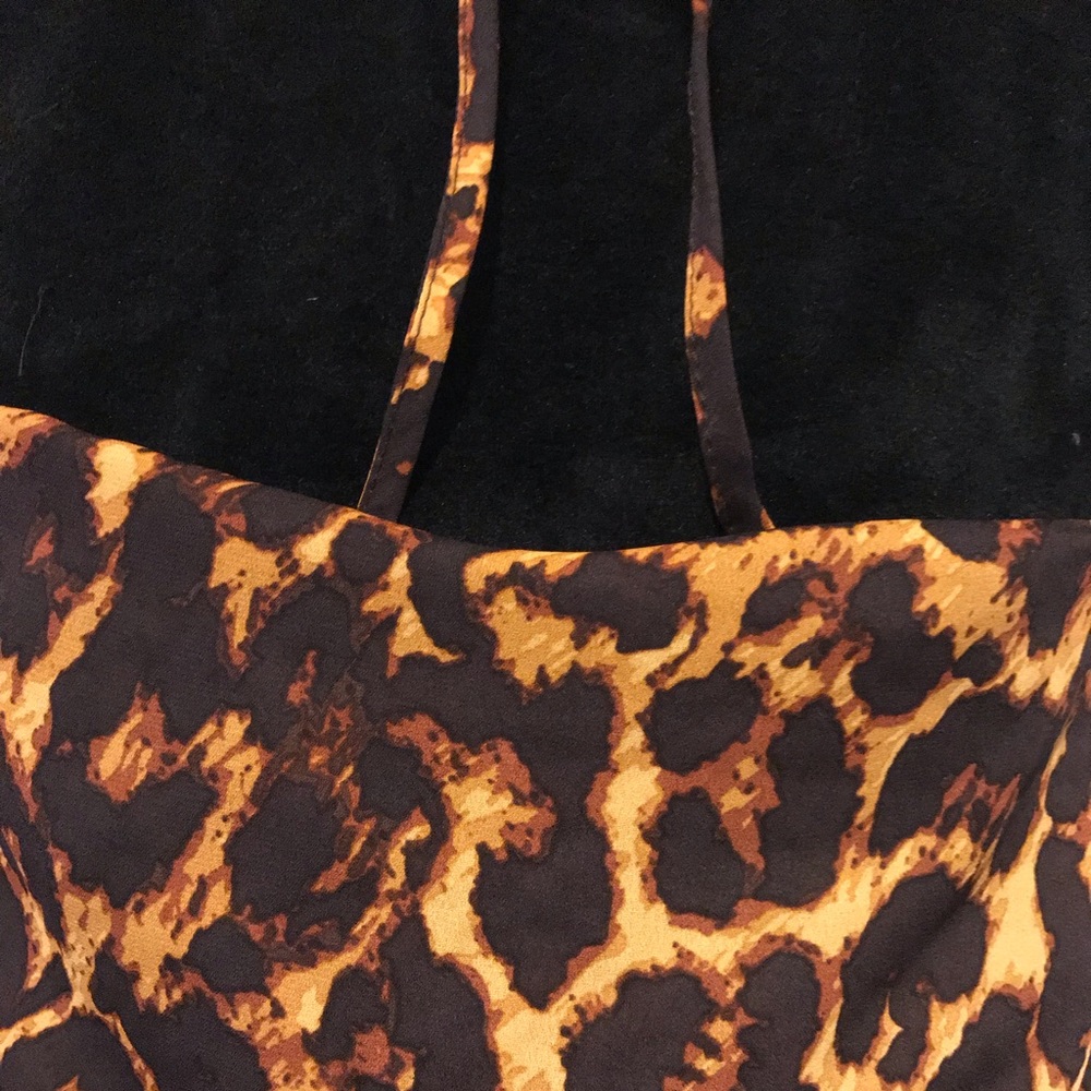 ☀️❗️NEW❗️Leopard Print Y Shaped Cropped Blouse☀️ - Picture 8 of 10